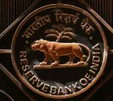 RBI issues clarification on currency derivatives circular, defers implementation to May 3