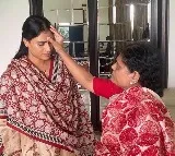 Sharmila off to Congress election campaign