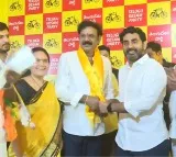 Tadisetti Murali and family members joins TDP