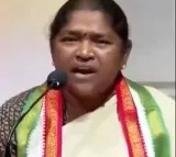 Minister Seethakka praises gandhi family