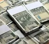 Cash and liquor valued at Rs 71cr seized so far in Telangana