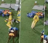 Ravindra Jadeja Teases Chepauk Crowd by Pretending To Walk Out To Bat Ahead of MS Dhoni During CSK vs KKR IPL 2024 Match