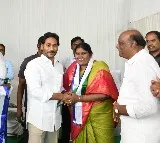 Key leaders of TDP, Jana Sena join YSR Congress