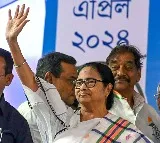 BJP moves ECI flagging distribution of copies carrying Mamata's pic in state-run schools