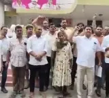 2BHK scheme applicants stage protest at BRS candidate’s house