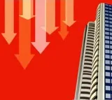 Dragged by weak global cues, domestic equities extend their decline