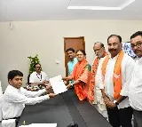 Etala raghunandan Rao DK Aruna sanampudi file nomination