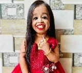Heads turn as world’s tiniest woman votes in Nagpur