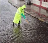 Heavy rains lash Hyderabad, bring respite from heat