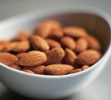 రోగనిరోధక శక్తిని పెంచే  4 సహజ ఆహారాలు