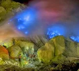 chinese woman posing for photo dies after falling into volcano in indonesia