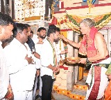 Revanth Reddy praises BRS candidate Padmarao