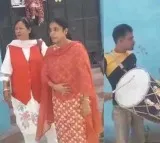 Kanpur Father Grandly Welcome his Divorced Daughter Video goes Viral