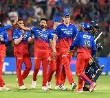 RCB scalps three quick against Gujarat Titans