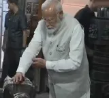 PM Modi offers prayers at Vemulawada Temple