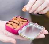 బాదంపప్పులను బహుమతిగా ఇవ్వడం ద్వారా మదర్స్ డేని ఆరోగ్యకరమైన రీతిలో జరుపుకోండి