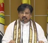 Varla Ramaiah fires on YCP leaders