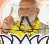 PM Modi accuses Bengal CM of succumbing to Islamic fanatics & maligning saints