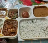 Pregnant Woman On Vegetarian Diet Receives Chicken Thali Zomato Reacts