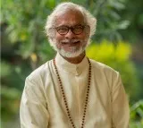 Thousands bid adieu to Kerala bishop killed in US road accident