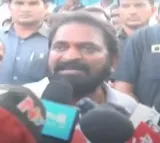 Srinivas Goud alleges factionism in Kollapur