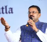 VV Lakshminarayana wants Hyderabad should be joint capital for another ten years