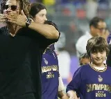 Shah Rukh Khan Kisses Gauri Khan As KKR win IPL 2024 Trophy