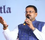 VV Lakshmi Narayana said AP Political parties should demand continuing that Hyderabad as the common capital
