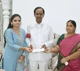 KCR helps for constable Kishtaiah daughter PG Medical fee