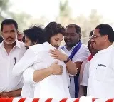 Allu Arjun congratulates Pawan Kalyan on his victory in Pithapuram