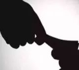 Gujarat officials offer EMI option on bribes