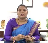 Nellore mayor Sravanthi resigns to YSRCP