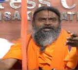 Srinivasananda Saraswati fires on Swami Swaroopananda