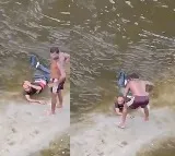 Fisherman Saved Lover Who Jumped Into Gomti River Then Slapped