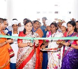 మహిళా శక్తి క్యాంటీన్లు ఒక బ్రాండ్ గా ఎదగాలని, దేశానికే ఆదర్శంగా నిలవాలని మంత్రి
సీతక్క, సీఎస్ శాంతి కుమారి ఆకాంక్షించారు