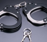 Mobile phone snatcher, injured in police firing, held in Hyderabad along with accomplice