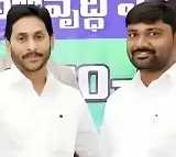 Ravinder Reddy With YS Jagan In Pulivendula