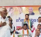 Telangana minister pacifies senior leader Jeevan Reddy