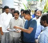 పటమట రెల్లి కాలనీలో పరిస్థితులను పరిశీలించిన మంత్రి నారాయణ, ఎమ్మెల్యే గద్దె రామ్మోహన్