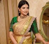 Pavithra gowda seen wearing make up in custody notices to woman SI
