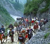 Second batch of Yatris leave Jammu as Amarnath Yatra begins today