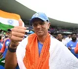 Dravid enthusiastically lifts T20 World Cup trophy after India's win over South Africa