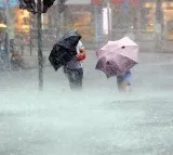 Hyderabad Faces Traffic Chaos Due to Intense Rainfall