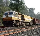 Man injured after middle berth of train collapses in Bengal