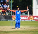 Abhishek Sharma flamboyant to guides Team India huge score