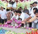 Jagan and Sharmila pays tributes to YSR