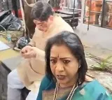 Minister Ponnam Prabhakar and Mayor Vijayalakshmi Serioused On Officials For Not Following Protocol In Balkampet Yellamma Temple