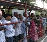 Huge rush at Tirumala due to weekend