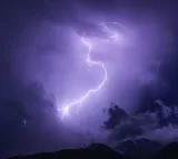 IMD issues Red alert to five districts