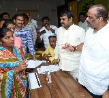 Huge response to TDP Praja Darbar in Mangalagiri